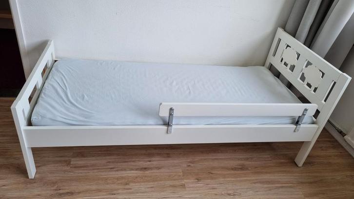 Peuterbed Ikea, compleet, Kinderen en Baby's, Kinderkamer | Bedden, Zo goed als nieuw, 140 tot 160 cm, 70 tot 85 cm, Matras, Ophalen