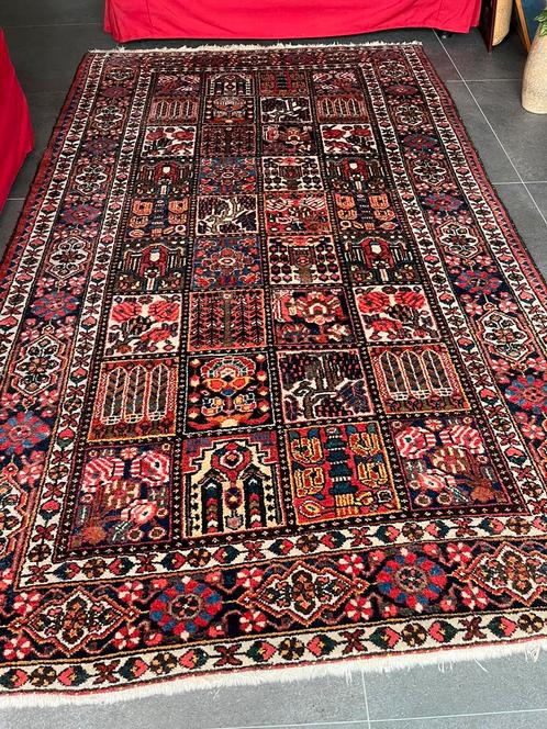 Perzisch tapijt - rode tinten met ondertapijt, Huis en Inrichting, Stoffering | Tapijten en Kleden, Zo goed als nieuw, Ophalen