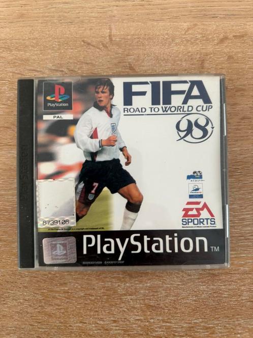 FIFA Road to World Cup 98 (PAL), Spelcomputers en Games, Games | Sony PlayStation 1, Zo goed als nieuw, Sport, 3 spelers of meer