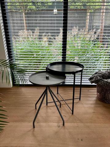 Ronde bijzettafels voor binnen of buiten beschikbaar voor biedingen