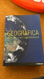 Geografica: wereldatlas met landenprofielen, Boeken, Ophalen of Verzenden, Zo goed als nieuw, Landkaart