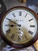 Pubklok. Snekuurwerk, Antiek en Kunst, Antiek | Klokken, Ophalen of Verzenden