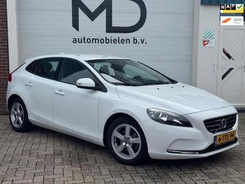 Volvo V40 1.6 D2 Kinetic - LED - Navi -Trekhaak -Cruise-PDC beschikbaar voor biedingen