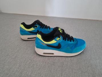 nike air max 37,5 valt klein meer als 36,5 beschikbaar voor biedingen