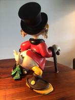 Dagobert Duck,met geldkoffer,waar geld uitpuilt, 52 cm. !!, Ophalen of Verzenden, Donald Duck, Zo goed als nieuw, Beeldje of Figuurtje