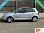 Volkswagen Polo 1.4-16V NAP/AIRCO/LM VELGEN/CRUISE CONTROLE, Auto's, Voorwielaandrijving, Gebruikt, 4 cilinders, Origineel Nederlands