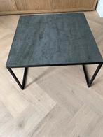 Bijzet tafel zwart - betonlook, Huis en Inrichting, Tafels | Bijzettafels, Rond, Minder dan 55 cm, Zo goed als nieuw, Hout