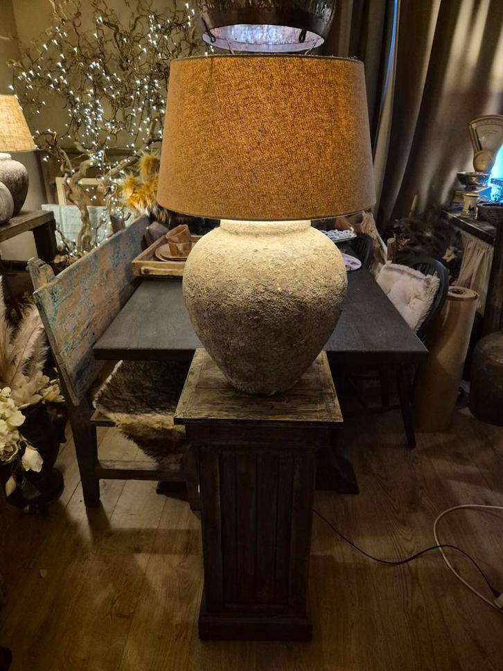 Brynxz Earth Lamp op Houten Zuil, Huis en Inrichting, Lampen | Tafellampen, Gebruikt, Minder dan 50 cm, Ophalen