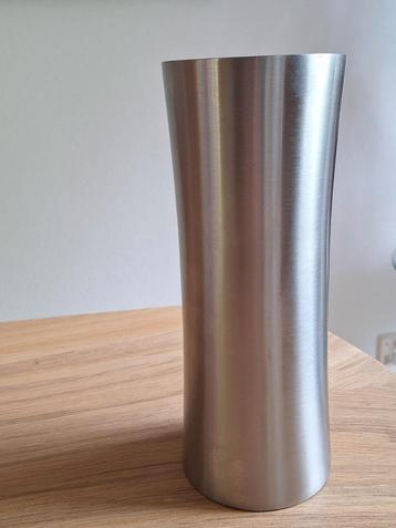 Metalen Vaas - 25cm hoog, Ø 10cm beschikbaar voor biedingen