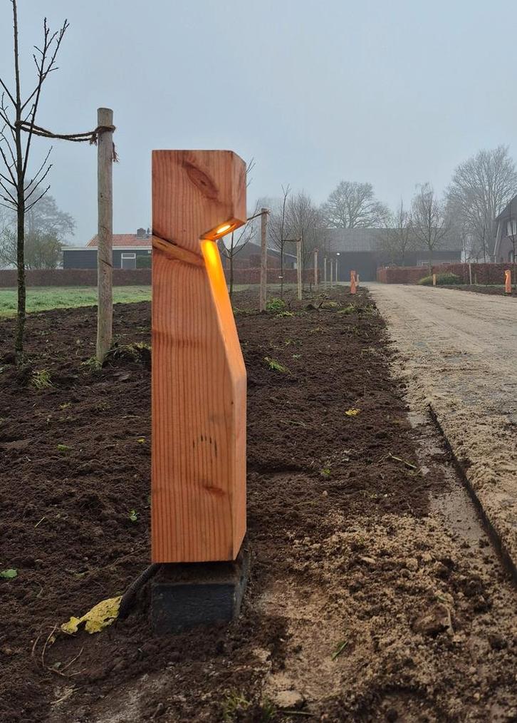 Douglas houten buiten tuin/padverlichting., Tuin en Terras, Buitenverlichting, Nieuw, Staande lamp, Hout, Minder dan 50 watt, Netvoeding