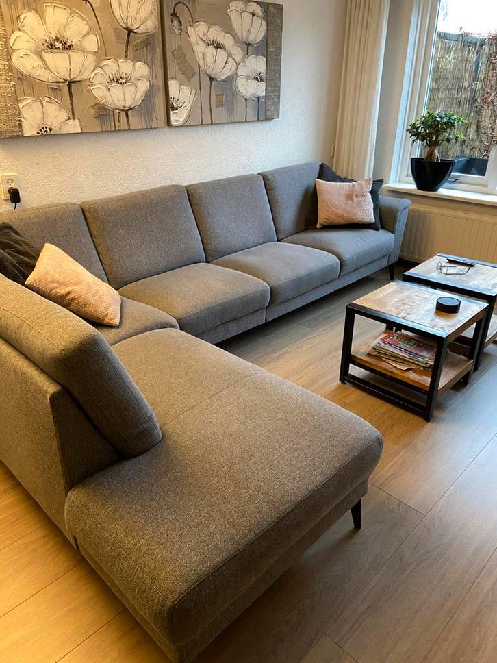 Grijze hoekbank in goede staat, Huis en Inrichting, Banken | Bankstellen, Zo goed als nieuw, Hoekbank, Vierpersoons of meer, 300 cm of meer