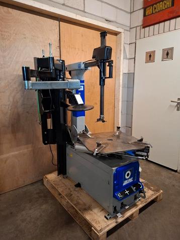 Banden apparaat Giuliano met hulparm Bandenmachine beschikbaar voor biedingen