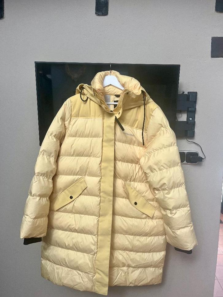 Didriksons donsjas maat 44 warmgeel, Kleding | Dames, Jassen | Winter, Zo goed als nieuw, Maat 42/44 (L), Geel, Ophalen of Verzenden