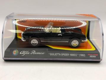 New-Ray 48569 Alfa Romeo Giuletta Spider 1600cc -GOED- M30 beschikbaar voor biedingen