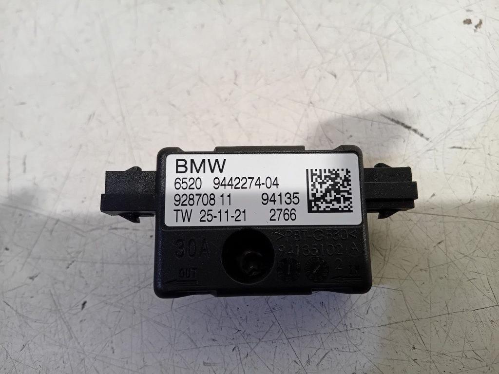 Antenne versterker BMW iX, Ophalen of Verzenden, Van der Ven Autorecycling B.V., Onderdelen@venauto.nl, Ettenseweg 76, 4706 PB Roosendaal, The Netherlands
