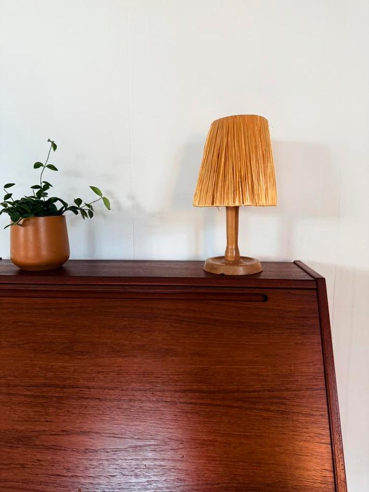 Vintage raffia tafellamp ‘60, Huis en Inrichting, Lampen | Tafellampen, Zo goed als nieuw, Minder dan 50 cm, Hout, Kunststof, Metaal