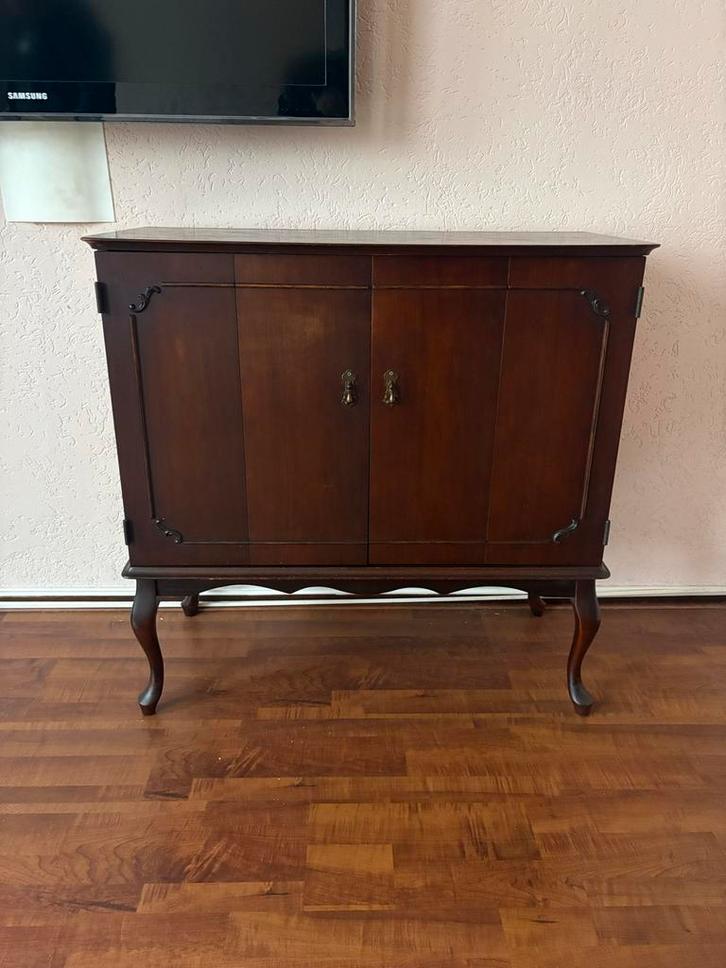 Klassiek kastje met deuren, Huis en Inrichting, Kasten | Buffetkasten, Gebruikt, Minder dan 100 cm, 50 tot 100 cm, 25 tot 50 cm