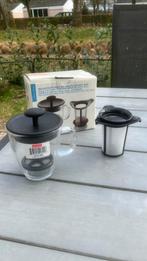 Bodum melkopschuimer en theefilter met mok, Ophalen of Verzenden, Zo goed als nieuw
