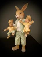 Papa Konijn met 2 ondeugende kinderen beeldje dieren Bunny, Verzenden, Zo goed als nieuw, Dier