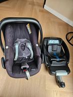 Maxi-Cosi Pebble + FamilyFix + adapters + Meyco wikkeldeken, Ophalen, Gebruikt, Isofix, 0 t/m 13 kg