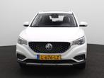 MG ZS EV Luxury 45 kWh | Leder | Navi | Panoramadak | Camera, Auto's, MG, Origineel Nederlands, Te koop, Emergency brake assist