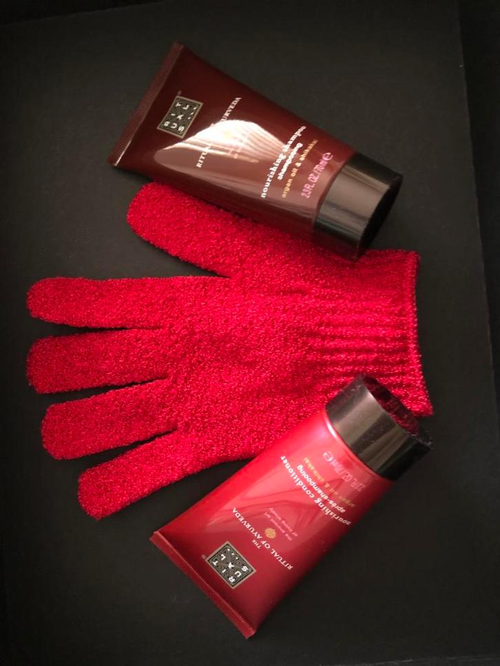 Rituals Ayurveda Set - Shampoo, Conditioner & Handschoen, Sieraden, Tassen en Uiterlijk, Uiterlijk | Lichaamsverzorging, Zo goed als nieuw