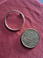 Gouden Oorring 14 karaat met merkje, Ophalen of Verzenden, Zo goed als nieuw, Dame, Goud