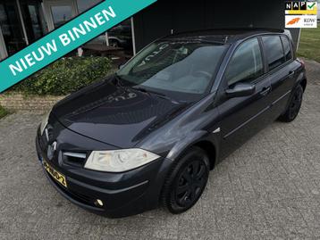 Renault Mégane 1.6-16V Business Line AUT/ECC/CRUISE/NAV/PDC beschikbaar voor biedingen