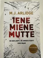 M.J. Arlidge - Iene Miene Mutte, Ophalen of Verzenden, Zo goed als nieuw, M.J. Arlidge
