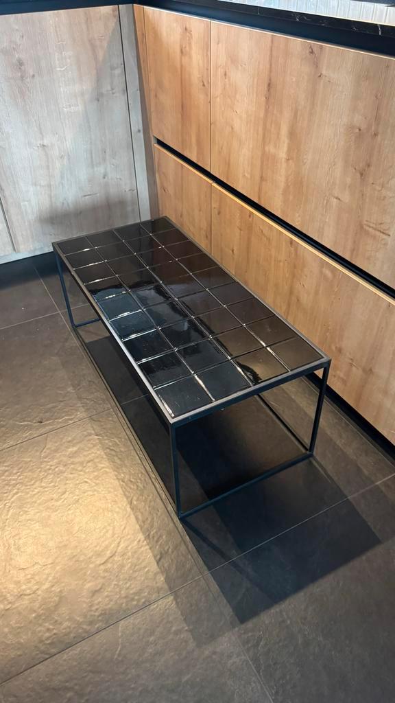 Salontafel zwart (Zuiver), Huis en Inrichting, Tafels | Salontafels, Gebruikt, Minder dan 50 cm, Minder dan 50 cm, 50 tot 100 cm