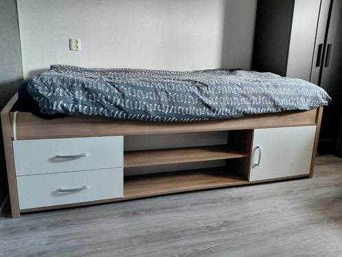 Kajuitbed 200x90, inclusief lattenbodem en matrasbeschermer, Huis en Inrichting, Slaapkamer | Bedden, Ophalen