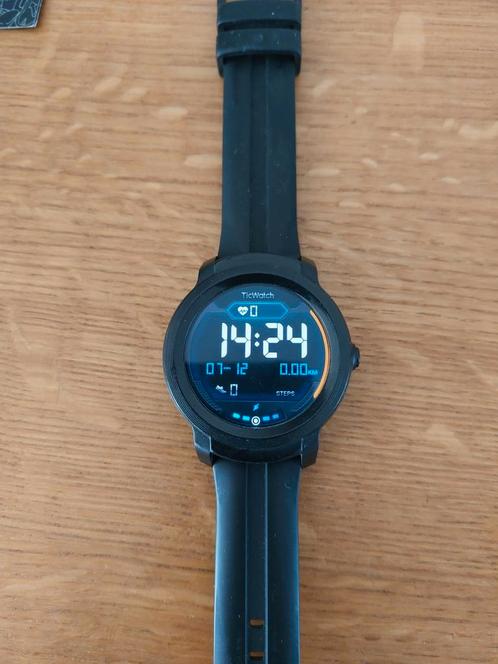 TicWatch E 2, Sieraden, Tassen en Uiterlijk, Smartwatches, Zo goed als nieuw, iOS, Zwart, Ophalen of Verzenden