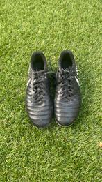 Voetbalschoen nike tiempo, Maat XS of kleiner, Ophalen of Verzenden, Zo goed als nieuw, Schoenen