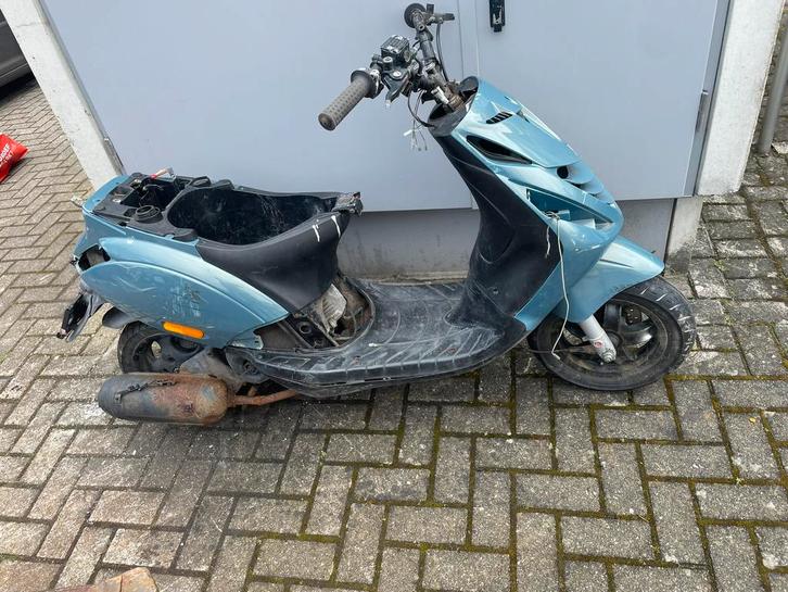 Zip 2000 zonder 123 voor onderdelen of 125 - 180 project, Motoren, Tuning en Styling, Ophalen of Verzenden