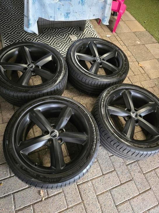 mooie set 18 inch velgen te koop orgineel audi 5x112, Auto-onderdelen, Banden en Velgen, Velg(en), Zomerbanden, 18 inch, 245 mm