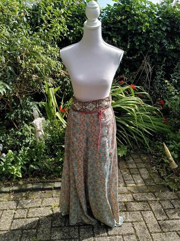 Luchtige BOHO broek 🌅 Zijde-achtige stof 🌅 TAILLE 38-55 cm beschikbaar voor biedingen