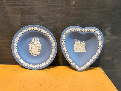 2 vintage Wedgwood bordjes, Antiek en Kunst, Antiek | Keramiek en Aardewerk, Ophalen of Verzenden