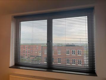 Grote zwarte bamboe jaloezie – 260x175 cm (bijna nieuw) beschikbaar voor biedingen