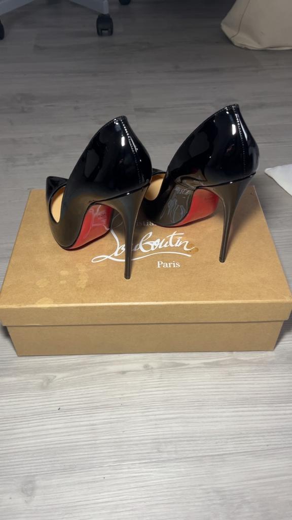 Louboutin hakken (met aankoopbewijs), Kleding | Dames, Schoenen, Zo goed als nieuw, Schoenen met hoge hakken, Zwart, Ophalen of Verzenden