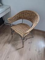 Rieten stoel met ijzeren poten 2 stuks., Ophalen, Zo goed als nieuw, Bruin, Eén