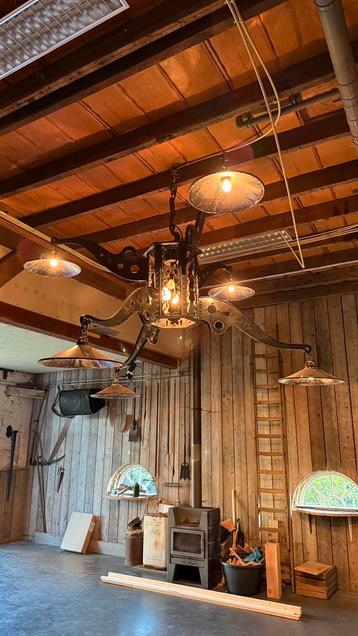 Extreem grote industriële lamp - heavy decor kasteel beschikbaar voor biedingen