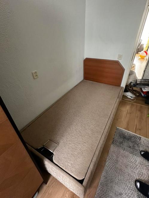 Stevige bedbodem met opbergruimte + hoofdbord, Huis en Inrichting, Slaapkamer | Matrassen en Bedbodems, Zo goed als nieuw, 200 cm