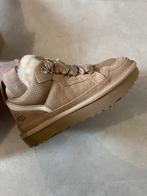 Ugg Lowmel Sand Origineel maat 38 39 40 41, Kleding | Dames, Schoenen, Ophalen of Verzenden, Zo goed als nieuw, Beige, Pantoffels of Sloffen