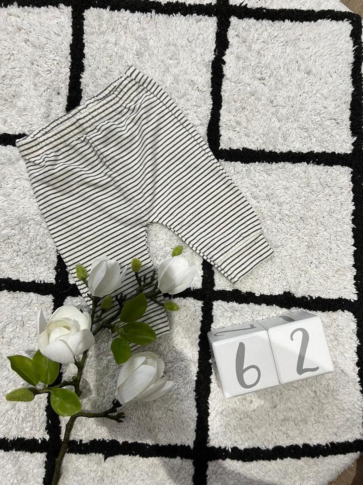 ZGAN wit grijs streep Zara legging jogger broek 62 baby set, Kinderen en Baby's, Babykleding | Maat 62, Zo goed als nieuw, Jongetje of Meisje