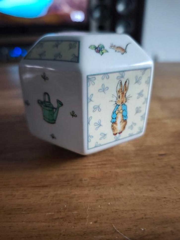 Wedgewood Peter Rabbit Spaarpot, Huis en Inrichting, Woonaccessoires | Kandelaars en Kaarsen, Zo goed als nieuw, Minder dan 25 cm