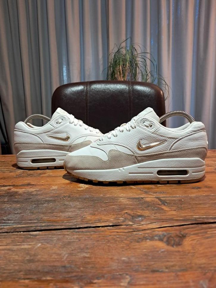 Nike Air Max 1 Premium Jewel 'Summit White' Size 36, Kleding | Dames, Schoenen, Gedragen, Sneakers of Gympen, Wit, Ophalen of Verzenden