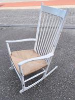 Deense vintage jaren 60 Hans Wegner rocking chair, Ophalen, Gebruikt, Riet of Rotan