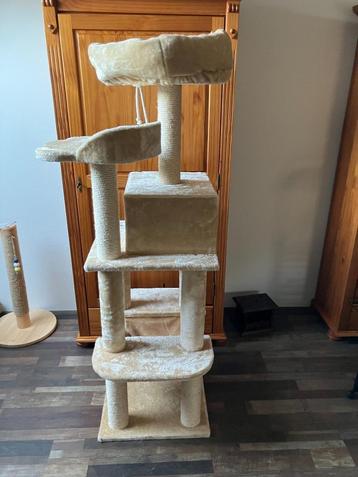 Poezentoren – 170 cm hoog, zo goed als nieuw!  beschikbaar voor biedingen