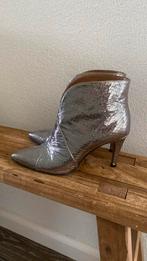 Laarsje Toral mt 38 zilver, Kleding | Dames, Schoenen, Overige kleuren, Lage of Enkellaarzen, Ophalen of Verzenden, Zo goed als nieuw