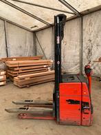 Pallets, stapelaar, palletheffer Linde, Ophalen
